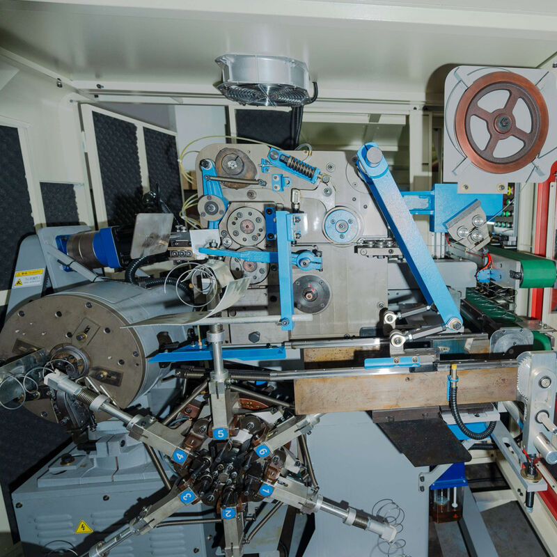 Мощность 60-90 листов 8 часов Линия производства матрасов Общая мощность примерно 35 КВА Оборудование для изготовления матрасов высокой производительности